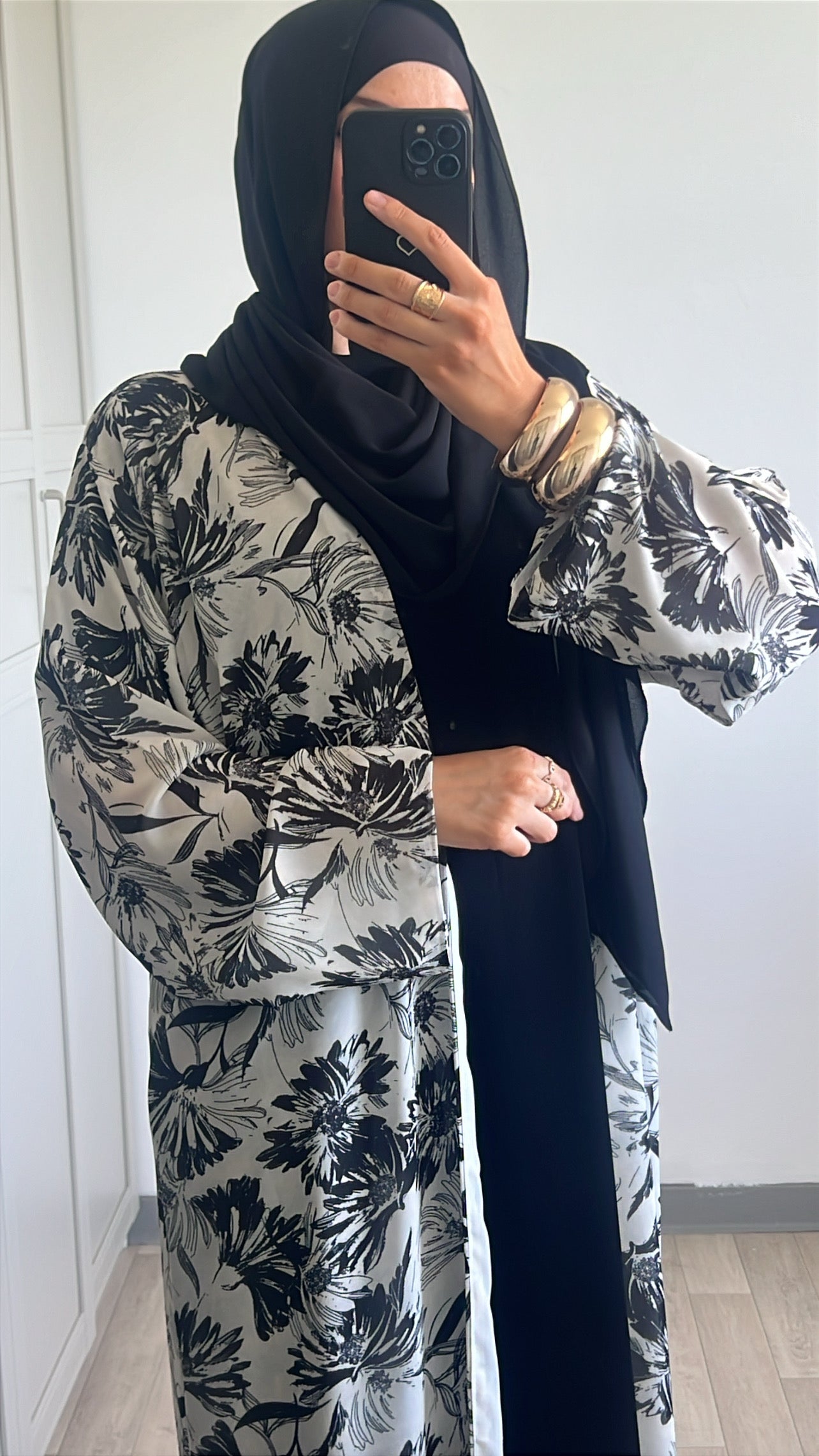 Abaya Matchy fleurie Noir & Blanc
