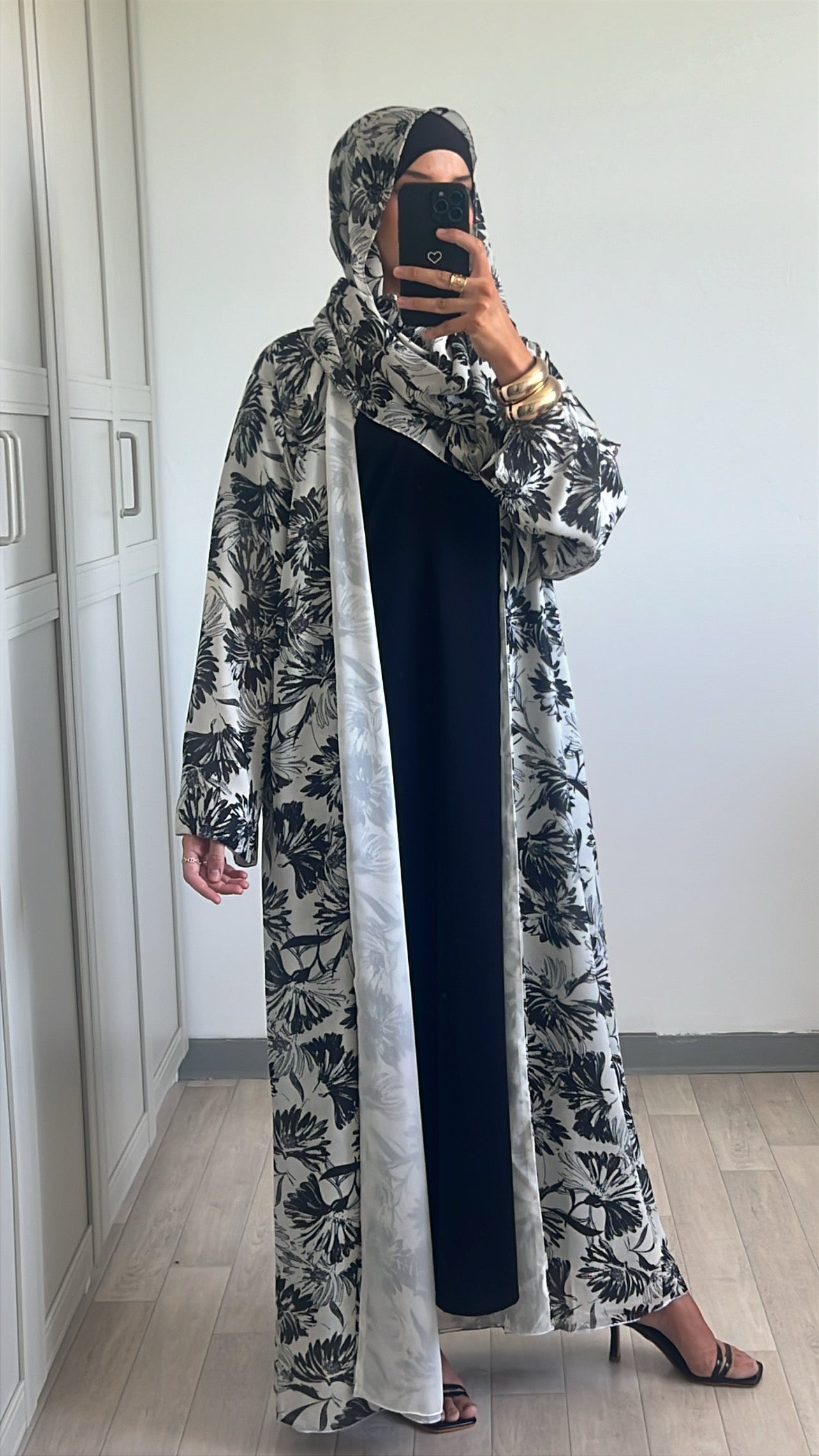 Abaya Matchy fleurie Noir & Blanc