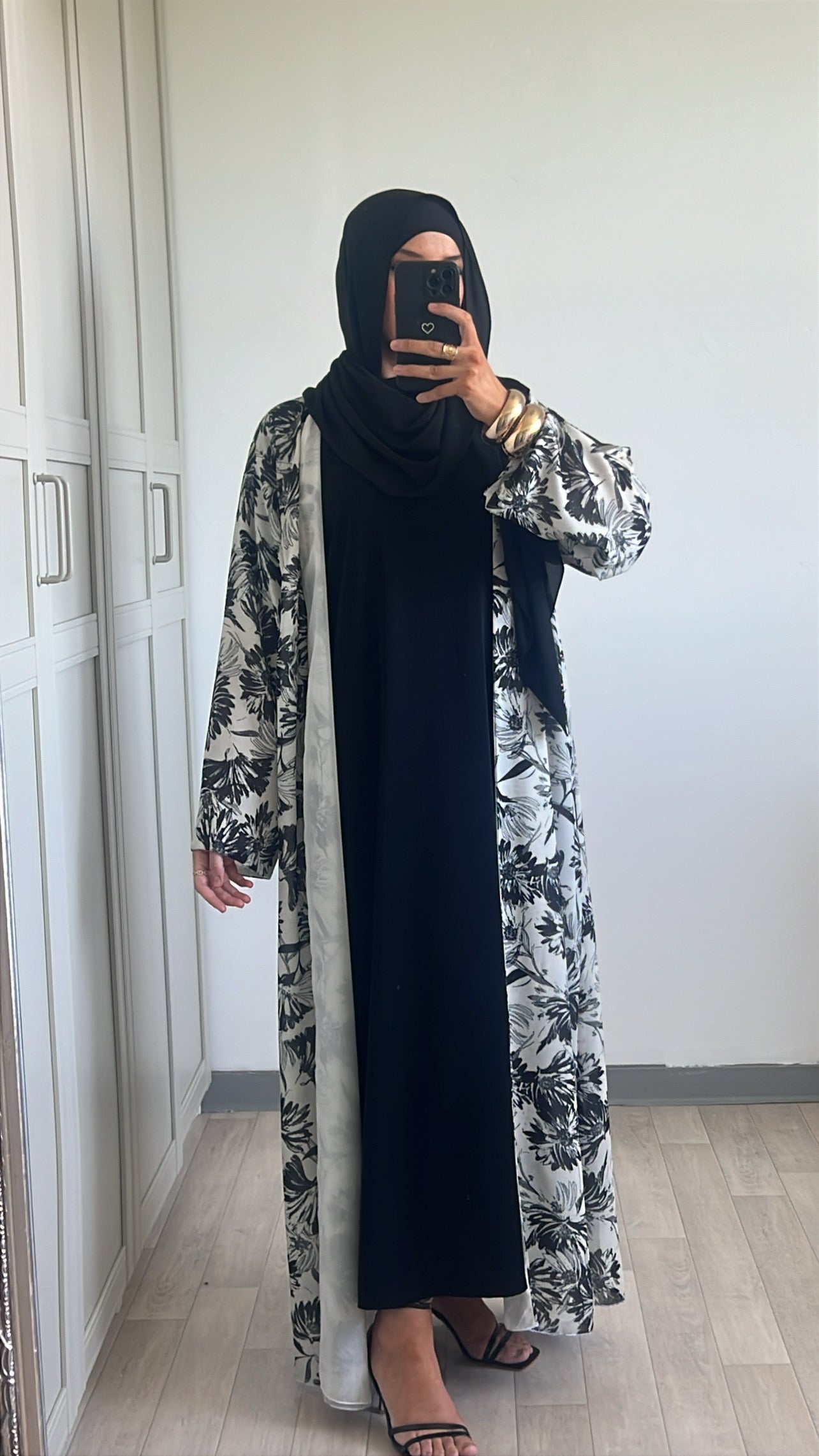 Abaya Matchy fleurie Noir & Blanc