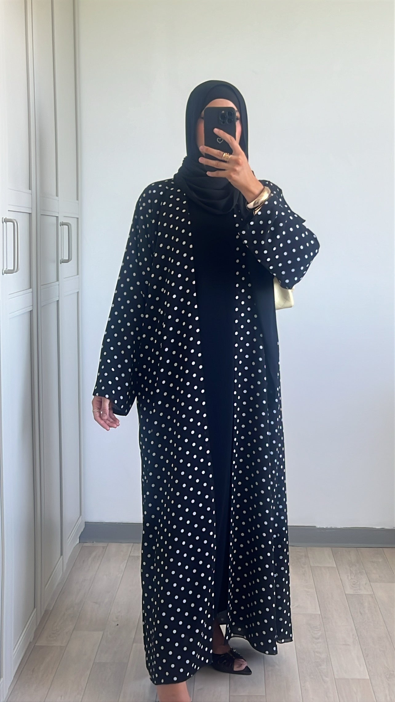 Abaya Matchy a pois (abaya/châle assorti)