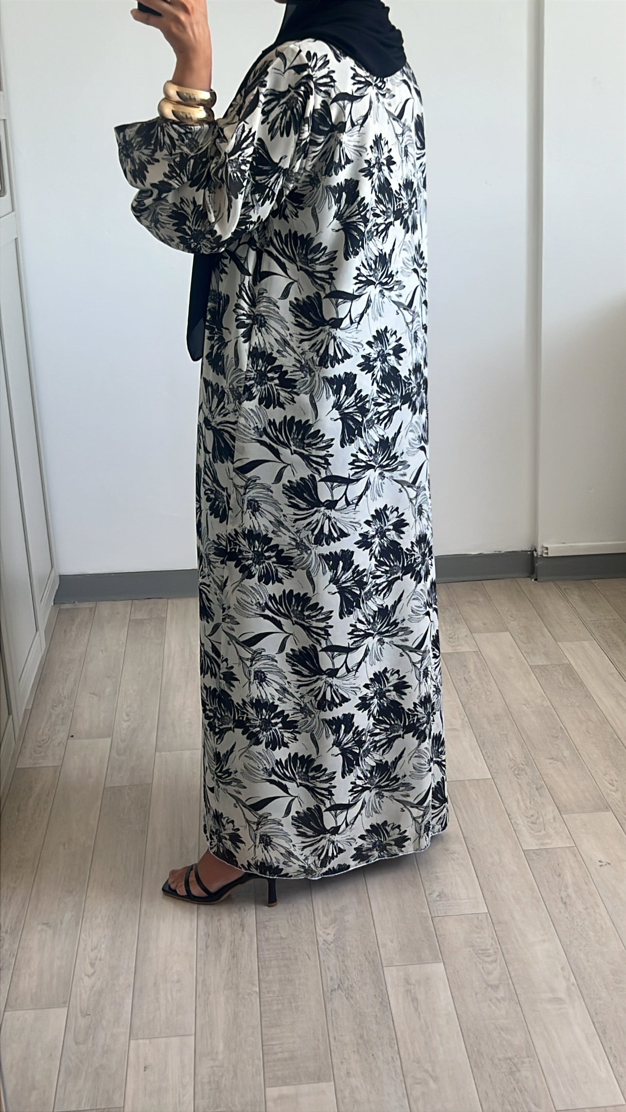 Abaya Matchy fleurie Noir & Blanc